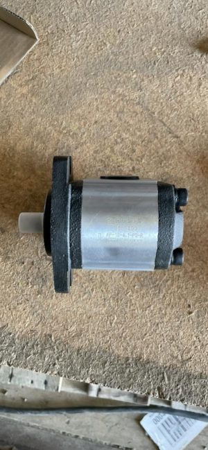 PUMP, GEARBOX, LUBE OIL