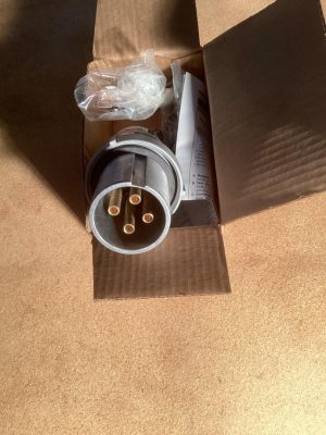 PLUG, CLAMPING RING, 60AMP, 600V, 4-WIRE, 4-POLE,WEATHERPROOF