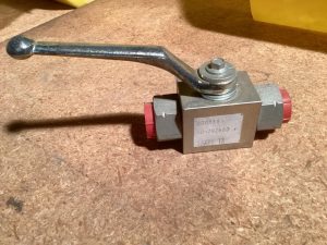 VALVE, BALL, 1/2" SAE, HIGH PRESSURE BLOCK BODY, FEMALE UN/UNF THREAD