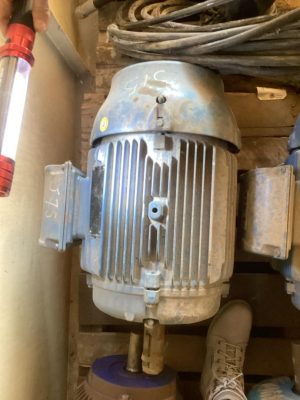 Motor 600v 25HP