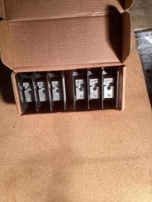 DISTRIBUTION BLOCK 67 SERIES 3P 175 AMP