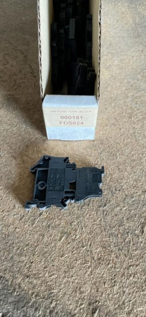 TERMINAL BLOCK, FUSE MODULAR, UT4-HESILED 24, 5X20