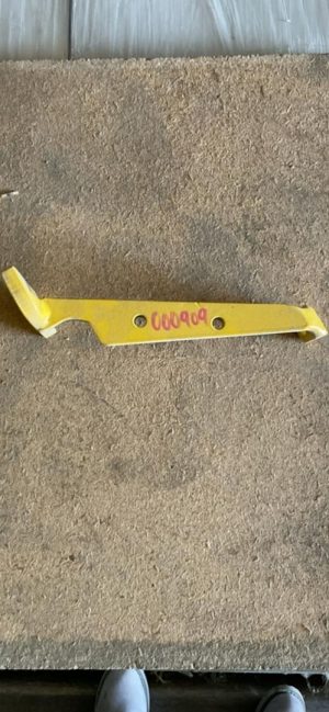 BRACKET, GUARD SUPPORT, HYDRAULIC CONTROL PLATFORM, 250T TD