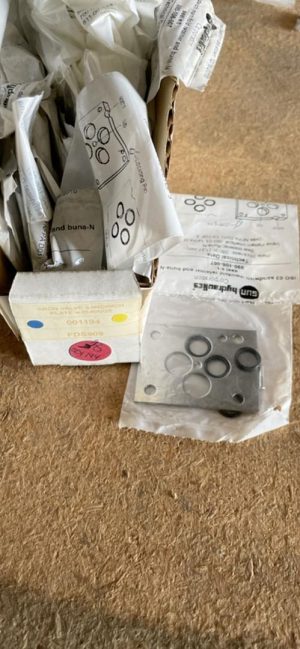 VALVE, SANDWICH PLATE, O-RINGS, ARON